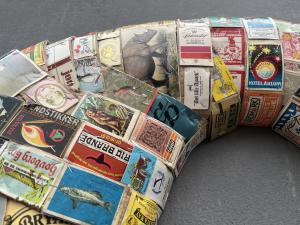 detalje, tændstiksæsker og genbrugspap